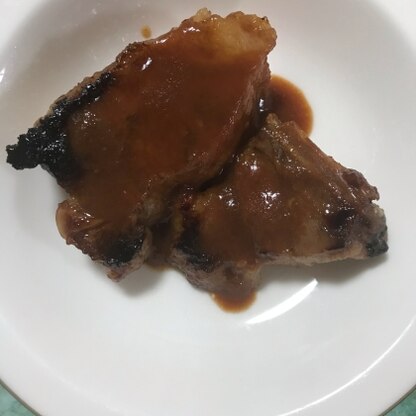 スペアリブを初めて食べました。
タレに漬けてオーブンで焼くだけなのに、とても美味しかったです。
家族にも好評でした。